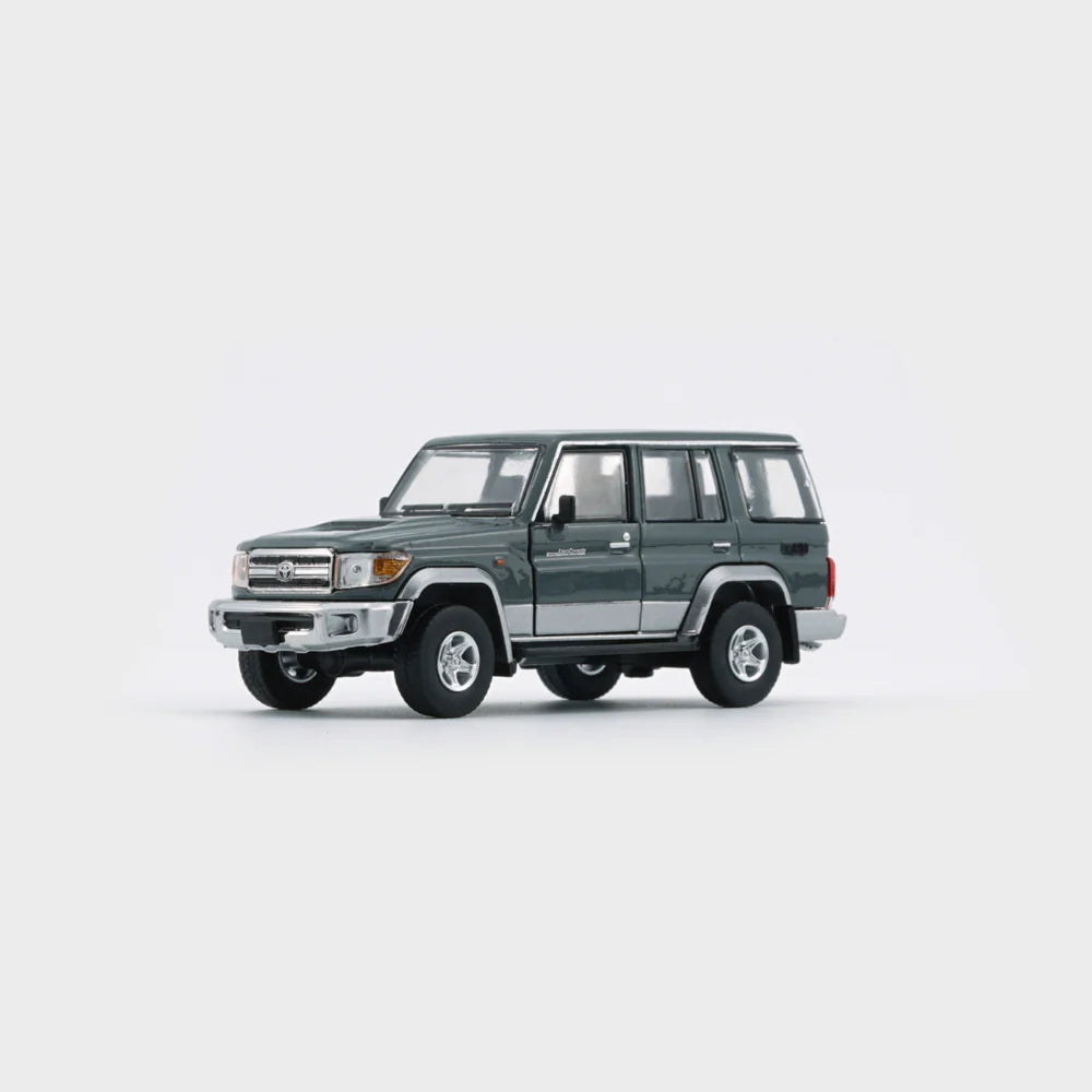 BMC - Toyota Land Cruiser LC76 - Grey - 1:64 Scale Model