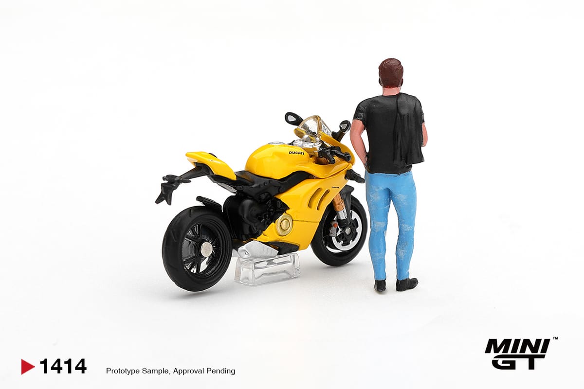 Mini GT Ducati Panigale V4 S Giallo with Figure Box 1:64 - view 3