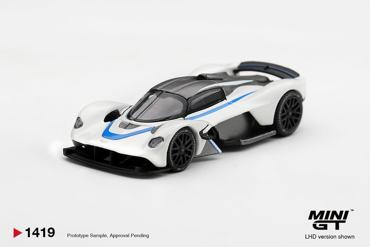 Mini GT Aston Martin Valkyrie Escaping White 1:64 - view 1
