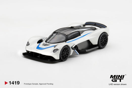 Mini GT Aston Martin Valkyrie Escaping White 1:64 - view 1