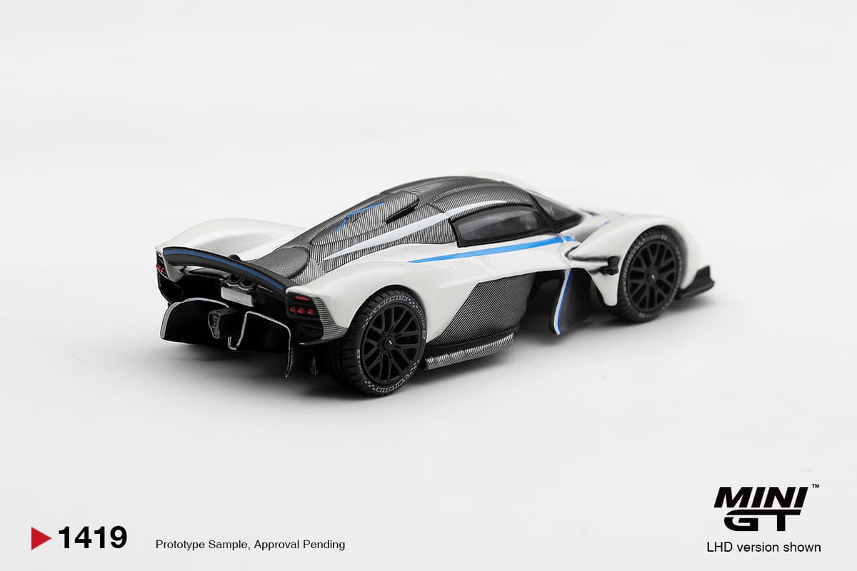 Mini GT Aston Martin Valkyrie Escaping White 1:64 - view 3