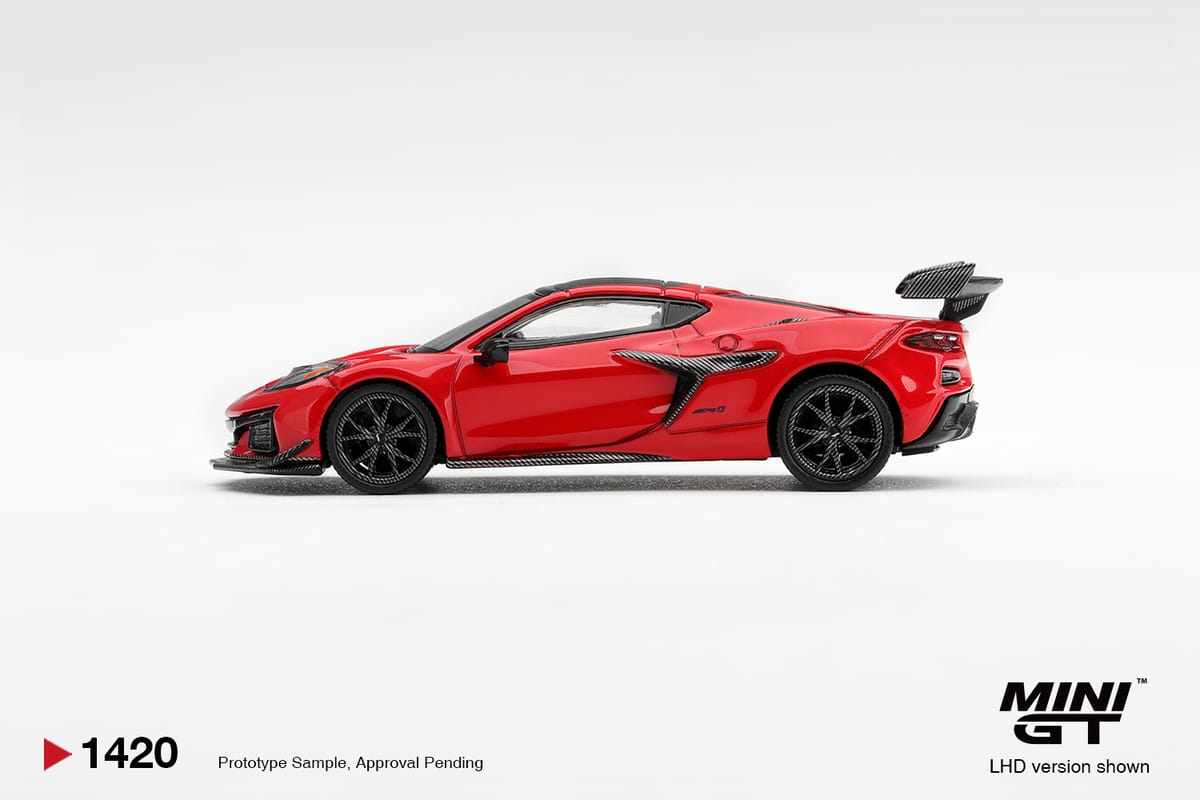 Mini GT Chevrolet Corvette ZR1 Torch Red 1:64 - view 2
