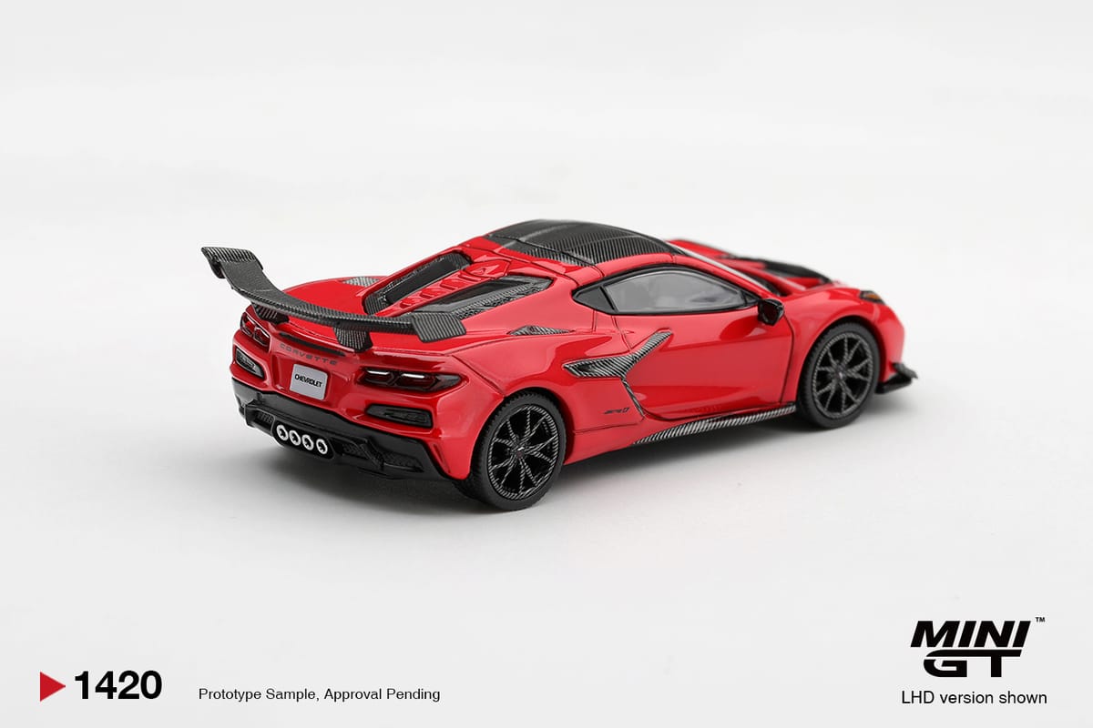 Mini GT Chevrolet Corvette ZR1 Torch Red 1:64 - view 3