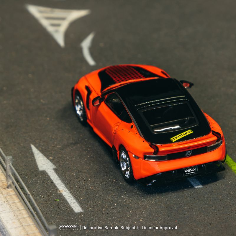 Tarmac Works Nissan VeilSide FFZ400 Fairlady Z Orange 1:64 - view 3