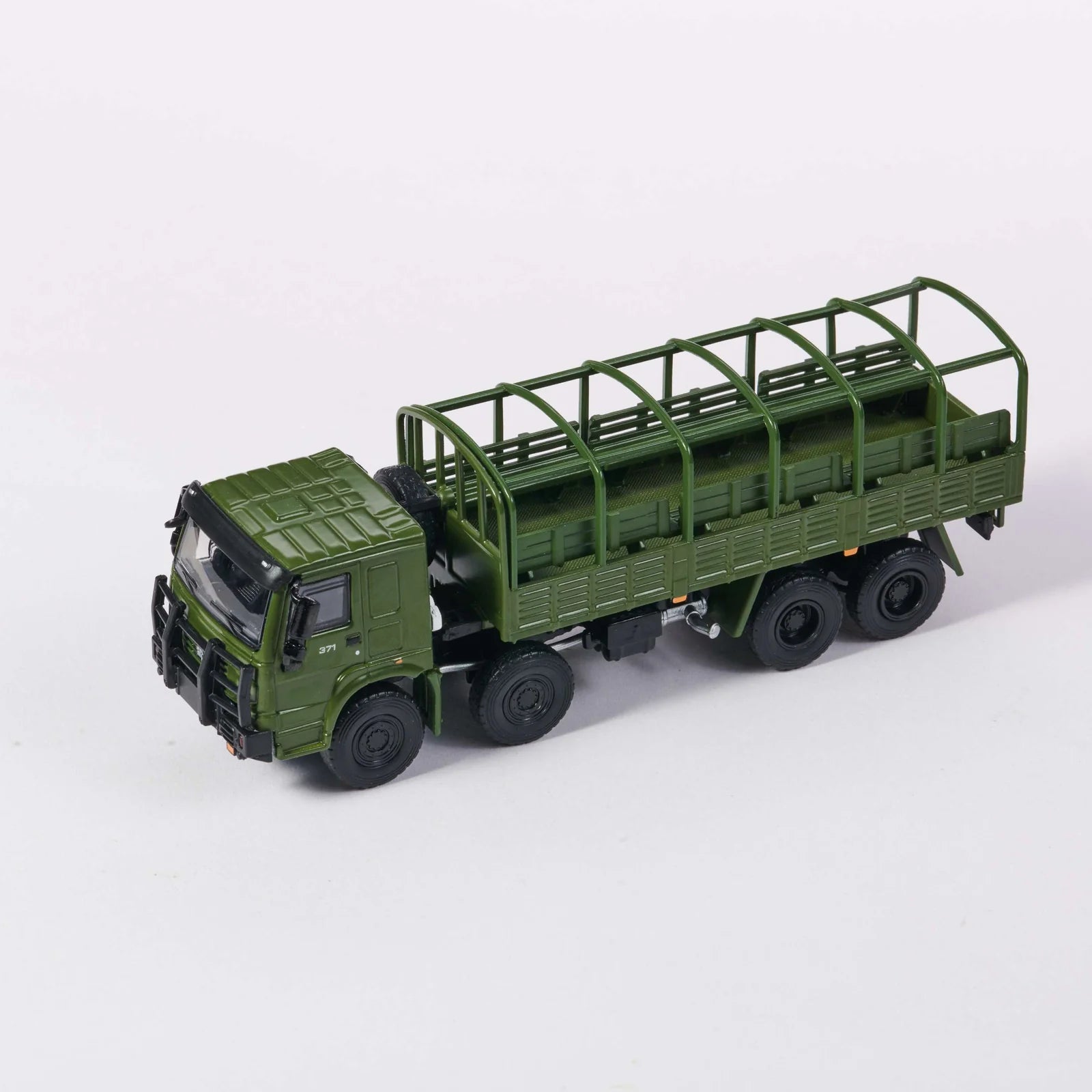 Massdi - HOWO 1006 Military Truck - Green - 1:64 Scale - Torque Tribe
