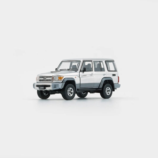 BMC - Toyota Land Cruiser LC76 - Silver - 1:64 Scale Model