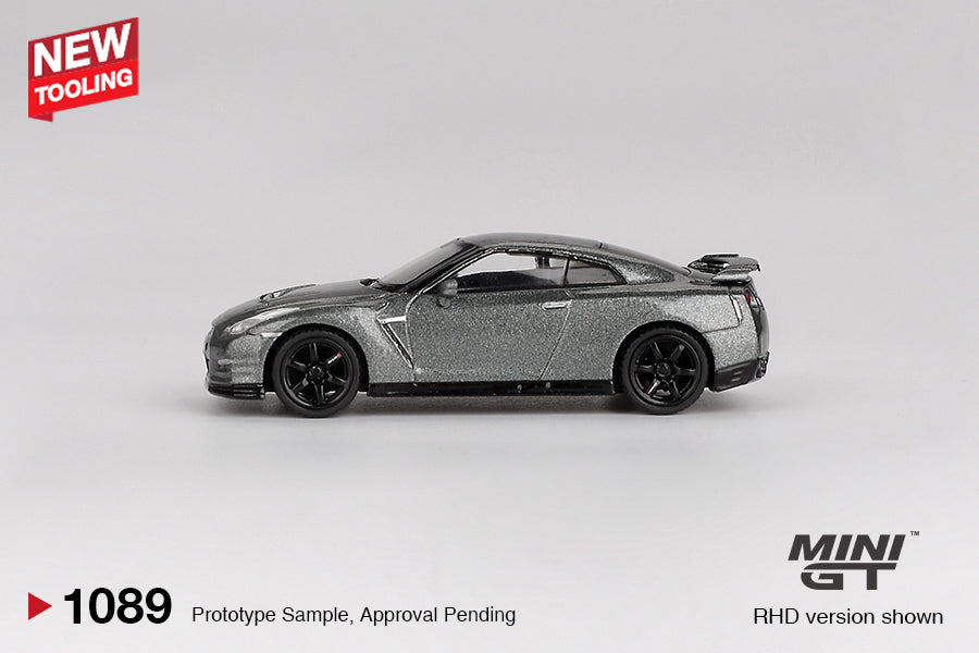 Mini GT - NISSAN GTR 2013 DARK METAL GRAYNISMO R35 CRS VERSION - Blister Pack - Torque Tribe