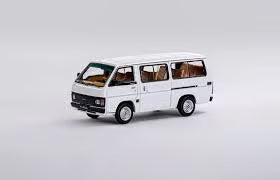 Massdi - Toyota Hiace H50 - White - 1:64 Scale Model - Torque Tribe