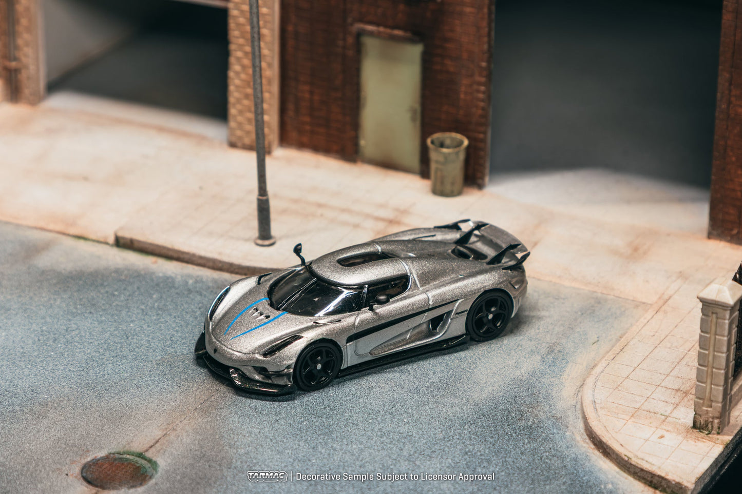 Tarmac Works Koenigsegg Regera Silver Metallic Blue Accents 1:64 - view 1