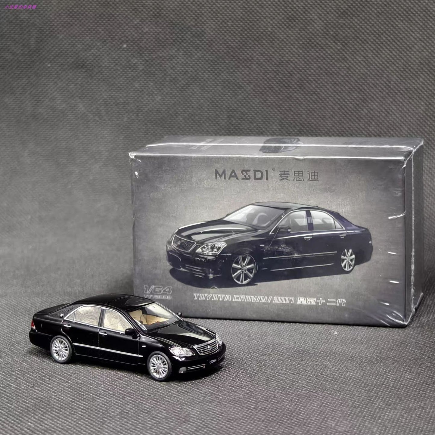 Massdi - Toyota Crown 2007 - 1:64 Scale Model - Pre Order