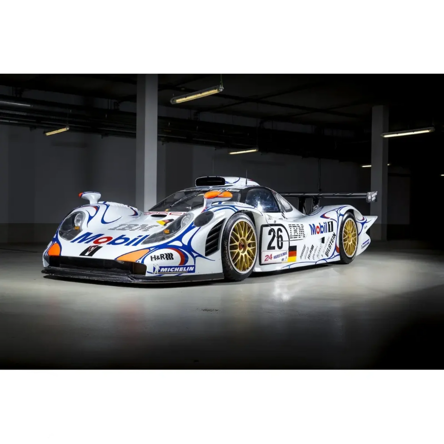 Trends Hobby Porsche 911 GT1 LM 1998 1:64 - view 4